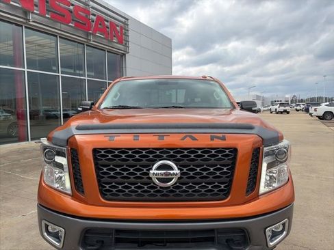 Used 2019 Nissan Titan PRO-4X image 6