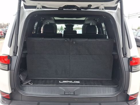 Used 2024 Lexus GX 550 w/ Accessory Package (2T) AWD/4WD image 30