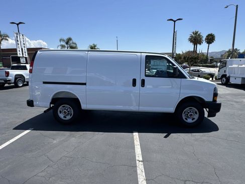 New 2026 GMC Savana 2500 w/ Driver Convenience Package RWD image 4