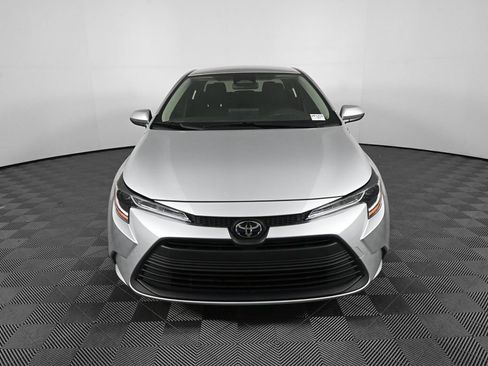 Used 2023 Toyota Corolla LE image 31