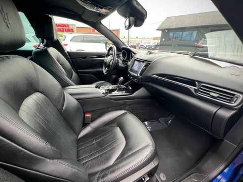 Used 2017 Maserati Levante image 28