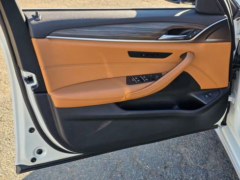 Used 2022 BMW 530i xDrive w/ Convenience Package AWD/4WD image 21