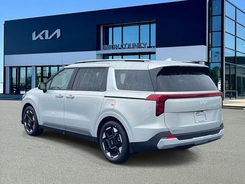 New 2026 Kia Carnival EX image 4