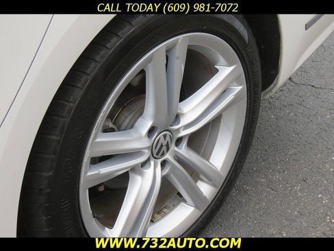 Used 2014 Volkswagen Passat 1.8T SEL Premium image 15