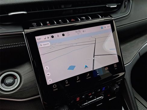 Used 2022 Jeep Grand Cherokee L Limited w/ Luxury Tech Group II image 19