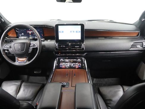Used 2020 Lincoln Navigator Reserve w/ Luxury Package image 22