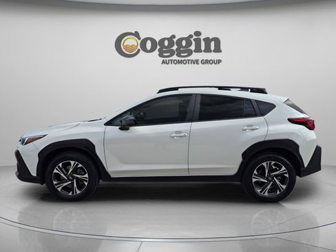 Used 2024 Subaru Crosstrek 2.0i Premium AWD/4WD image 3