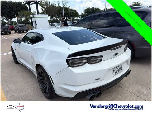 Used 2019 Chevrolet Camaro SS RWD image 3