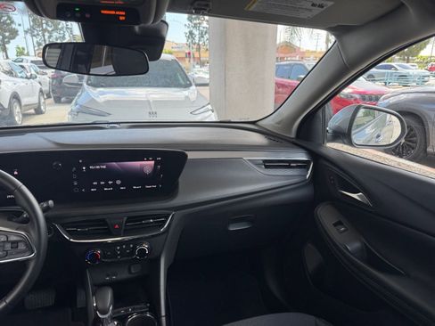 Used 2025 Buick Encore GX Preferred FWD image 35
