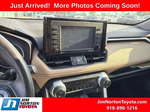 Used 2021 Toyota RAV4 XLE Premium FWD image 12