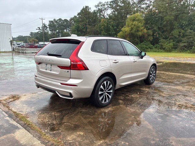 Used 2024 Volvo XC60 B5 Core w/ Climate Package AWD/4WD image 3