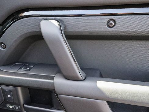 New 2026 Land Rover Defender 110 AWD/4WD image 19