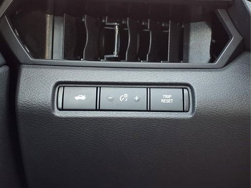 Used 2025 Nissan Altima 2.5 SV image 15