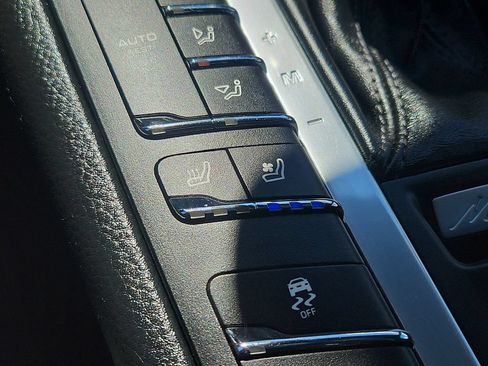 Certified 2020 Porsche Macan GTS AWD/4WD image 29