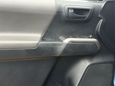 Used 2018 Toyota Tacoma SR5 RWD image 24