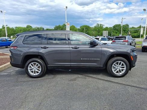 Certified 2025 Jeep Grand Cherokee L Laredo AWD/4WD image 9