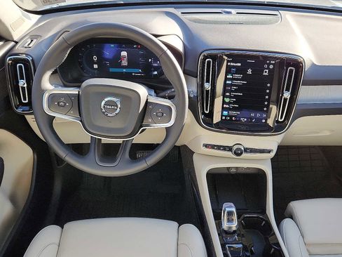 Used 2025 Volvo XC40 B5 Ultra w/ Protection Package Premier image 11