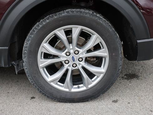 Certified 2023 Ford Explorer XLT w/ Equipment Group 202A image 28