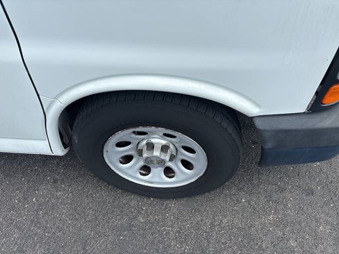 Used 2013 Chevrolet Express 1500 AWD image 8