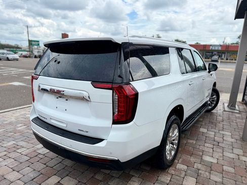 Used 2023 GMC Yukon XL SLT AWD/4WD image 2