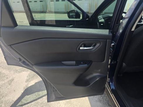 Used 2025 Nissan Rogue SV FWD image 29