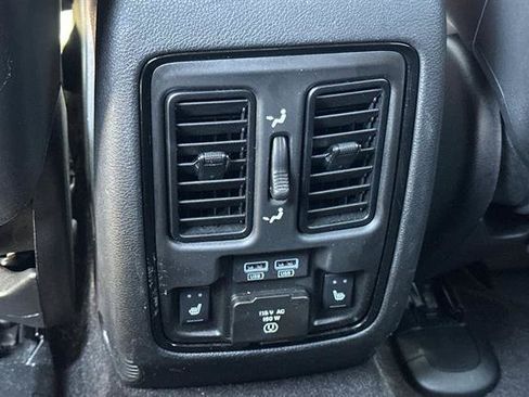 Used 2022 Dodge Durango SRT w/ Technology Group AWD/4WD image 13
