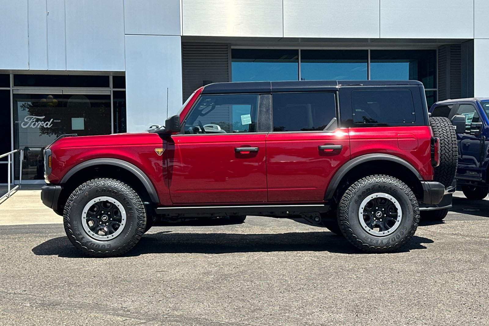 New 2026 Ford Bronco Badlands w/ Sasquatch Package AWD/4WD image 7