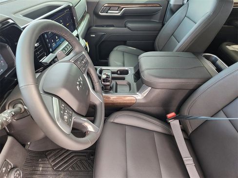 New 2026 Chevrolet Silverado 1500 LT Trail Boss w/ Dark Appearance Package image 10