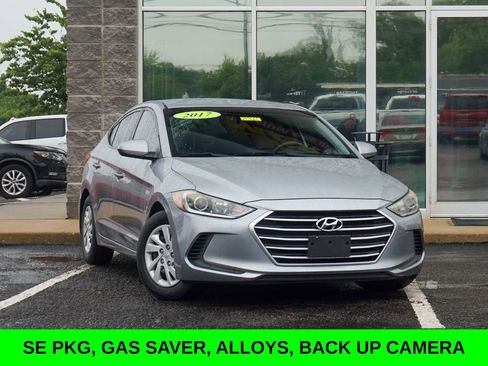 Used 2017 Hyundai Elantra SE FWD image 1