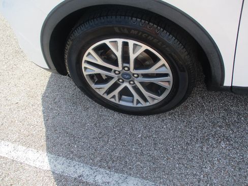 Used 2022 Ford Escape SEL FWD image 26