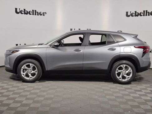 New 2026 Chevrolet Trax LS w/ LS Convenience Package FWD image 4