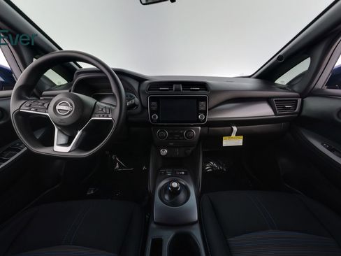 Used 2025 Nissan Leaf S FWD image 26