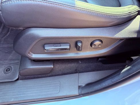 Used 2025 Honda Pilot Touring image 21