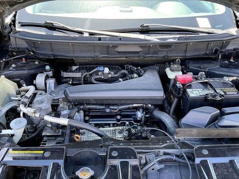 Used 2016 Nissan Rogue SV FWD image 9