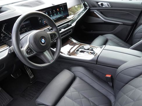 Used 2026 BMW X5 xDrive40i w/ M Sport Package AWD/4WD image 9