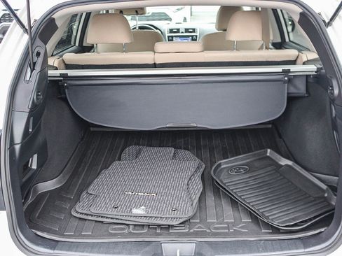 Used 2018 Subaru Outback 2.5i Premium image 26