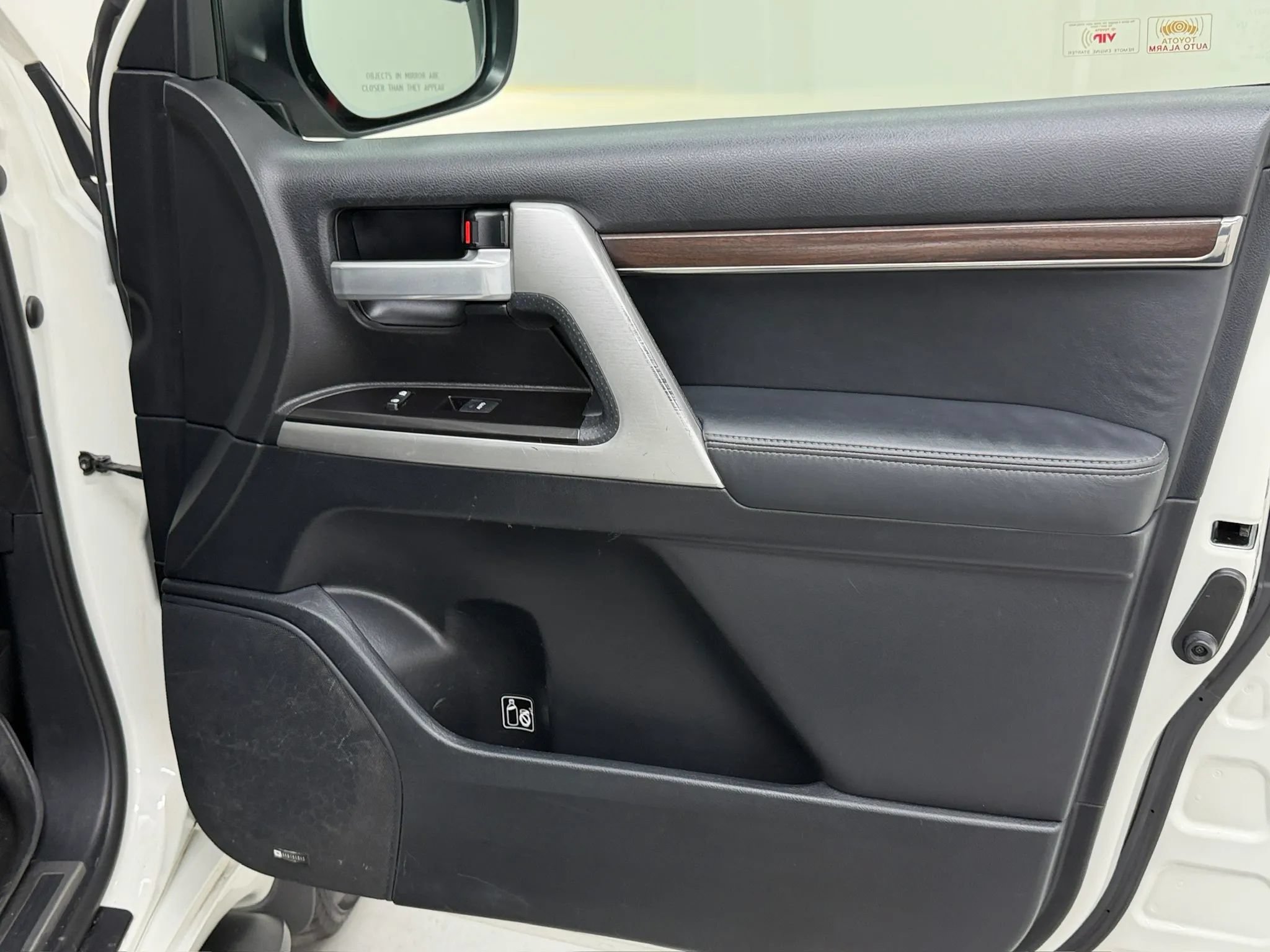 Used 2018 Toyota Land Cruiser AWD/4WD image 69