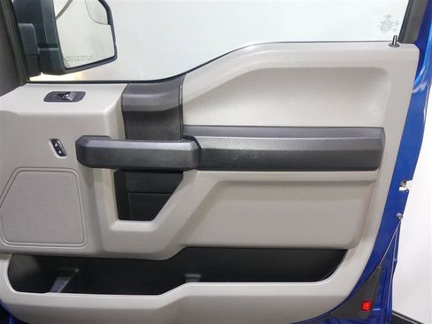 Used 2017 Ford F150 XL w/ Equipment Group 101A Mid AWD/4WD image 16