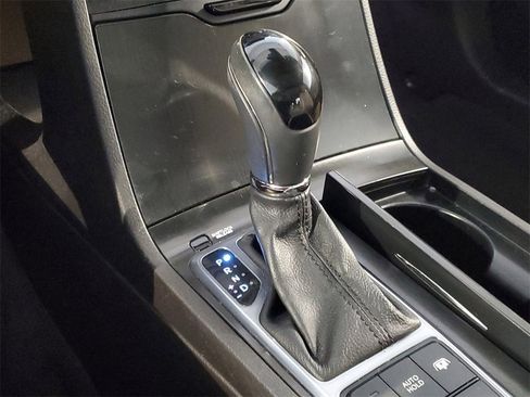 Used 2016 Hyundai Azera Limited image 23