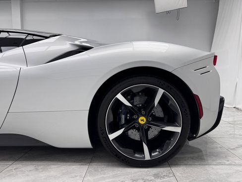 Used 2021 Ferrari SF90 Stradale image 9