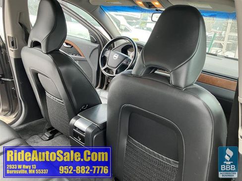 Used 2011 Volvo XC70 3.2 image 38