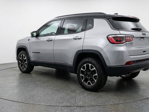Used 2025 Jeep Compass Trailhawk image 6