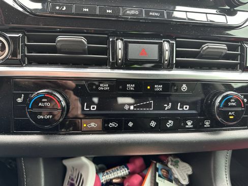 Used 2022 Nissan Pathfinder SL w/ Cargo Package FWD image 18