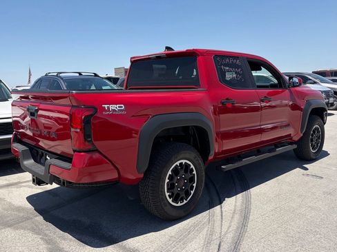 Used 2025 Toyota Tacoma TRD Off-Road AWD/4WD image 2