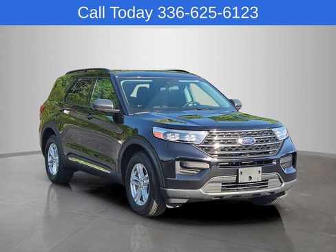 Used 2022 Ford Explorer XLT AWD/4WD image 6