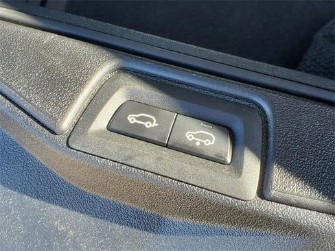 Used 2022 BMW X7 xDrive40i w/ Premium Package image 9