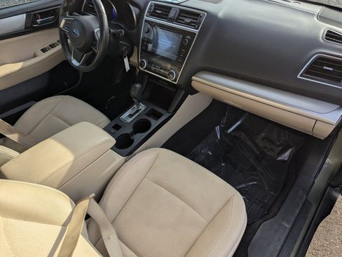 Used 2018 Subaru Outback 2.5i Premium AWD/4WD image 38
