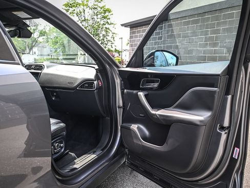 Used 2019 Jaguar F-PACE R-Sport AWD/4WD image 16