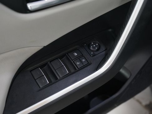 Used 2022 Toyota RAV4 XLE image 19