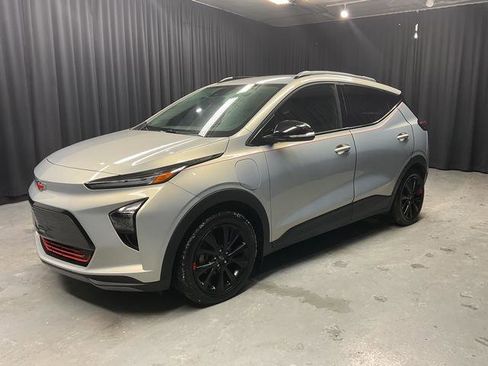 Used 2023 Chevrolet Bolt EUV LT w/ Convenience Package image 2